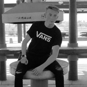 Meet your Posher, Ethan